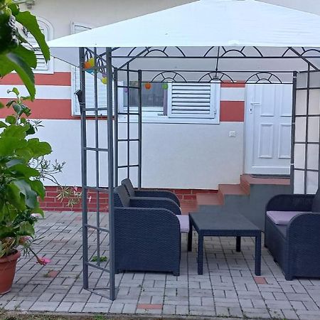 Bella Badacsony Apartmanhaz Apartment Badacsonytomaj Ngoại thất bức ảnh