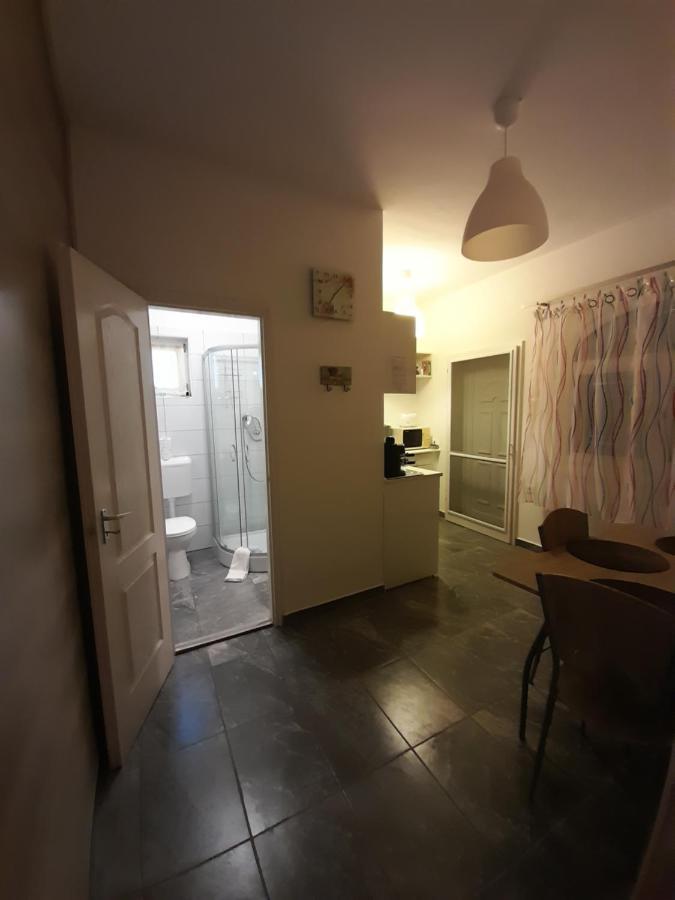 Bella Badacsony Apartmanhaz Apartment Badacsonytomaj Ngoại thất bức ảnh