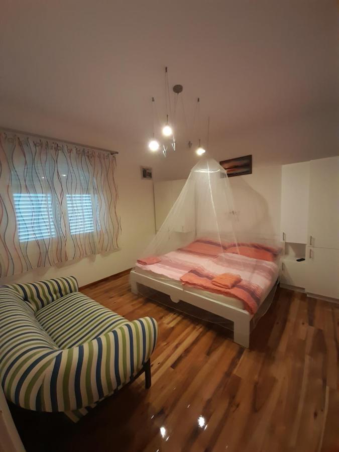 Bella Badacsony Apartmanhaz Apartment Badacsonytomaj Ngoại thất bức ảnh